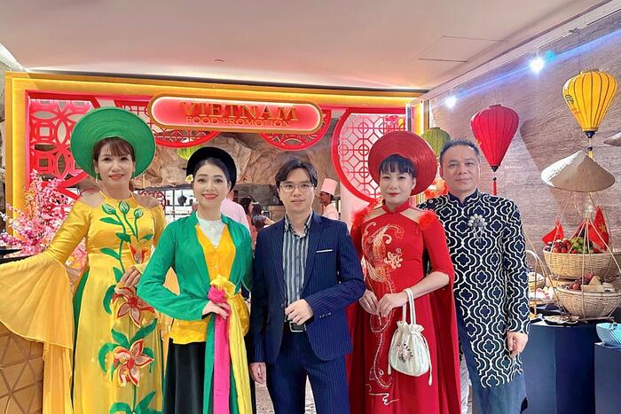 Đoàn biểu diễn và tham dự Tuần lễ Ẩm thực Việt Nam - “Hương vị Việt Nam”
