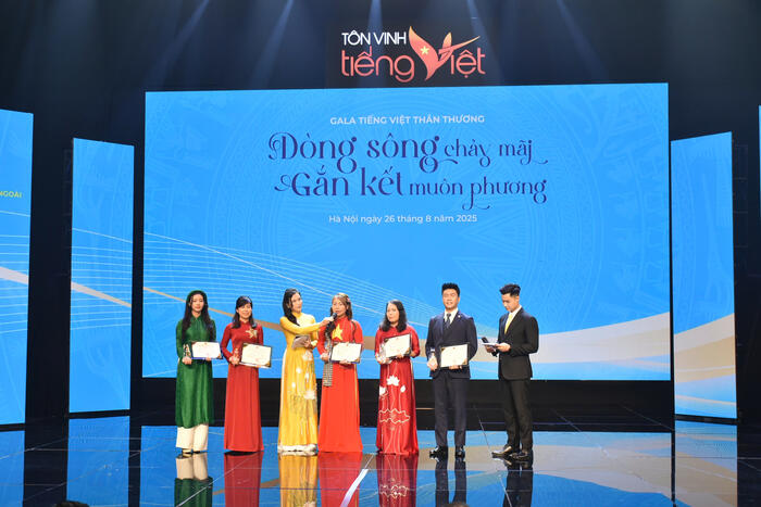 Các Sứ giả tiếng Việt chia sẻ tình cảm, sự gắn bó tâm huyết với công tác giảng dạy tiếng Việt ở nước ngoài