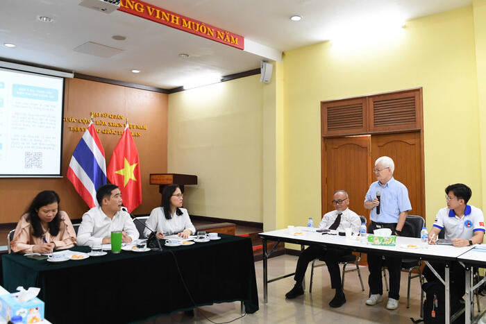 Tiến sĩ Hoàng Minh Tiến cho rằng Nhà nước cần phân bổ ngân sách đầu tư xứng đáng cho giáo dục, y tế và nghiên cứu khoa học. (Nguồn: Báo Nhân dân)
