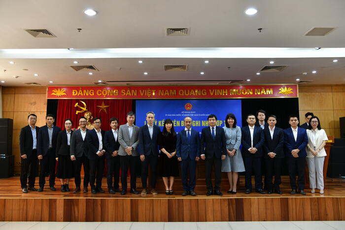 Các đại biểu chụp ảnh lưu niệm