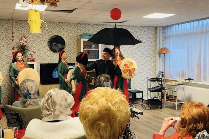 Tiết mục múa hát đậm sắc Việt