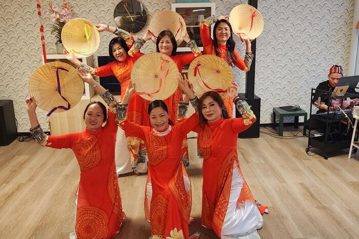 Tiết mục múa hát đậm sắc Việt