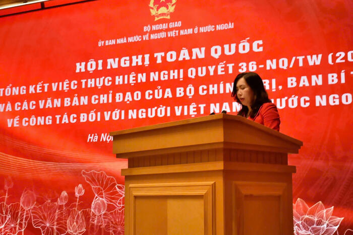 Thứ trưởng Bộ Ngoại giao Lê Thị Thu Hằng trình bày Báo cáo Trung tâm tại Hội nghị