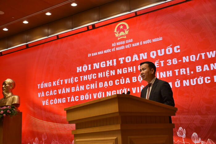 Thứ trưởng Bộ Khoa học và Công nghệ Bùi Thế Duy trình bày tham luận tại Hội nghị