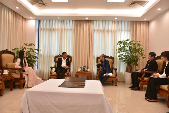 Quang cảnh buổi tiếp