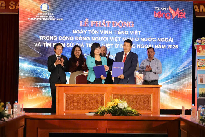  Lễ ký kết hợp tác giữa Nhà xuất bản Giáo dục Việt Nam và Ban Truyền hình Đối ngoại (VTV4)