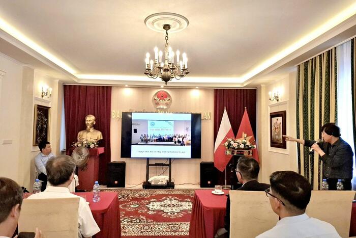 Các đại biểu trình bày ý kiến tại Hội thảo