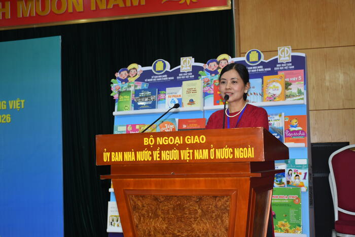 Chị Nguyễn Thị Liên đại diện học viên chia sẻ cảm nhận sau khóa học tại buổi lễ