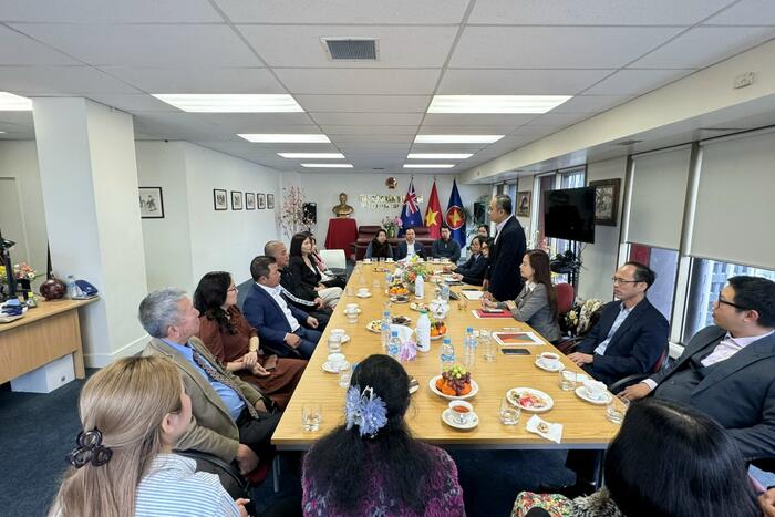Đại sứ phát biểu tại cuộc gặp gỡ cộng đồng tại Wellington