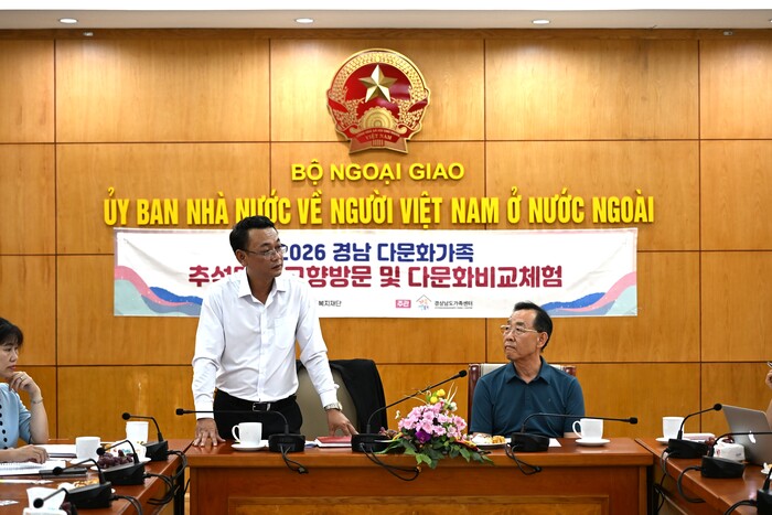 Ông Nguyễn Tiến Dũng phát biểu tại buổi gặp gỡ