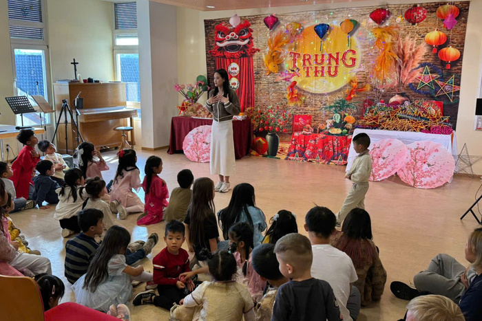 Không khí Trung Thu quê nhà đến với trẻ em Việt tại Đức