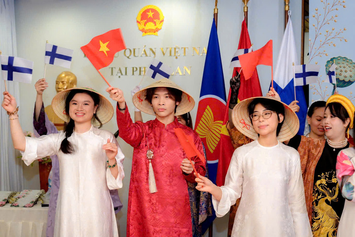 Những màn trình diễn áo dài cùng các tiết mục văn nghệ nhận được sự hưởng ứng của người tham dự