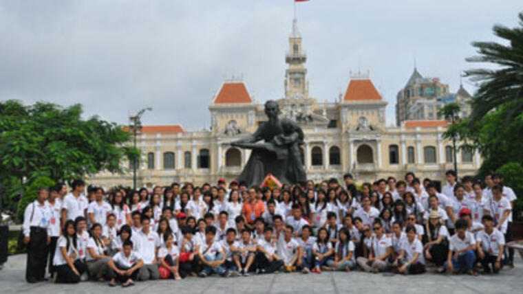 Trại hè Việt Nam 2012: Hành trình đến thành phố mang tên Bác