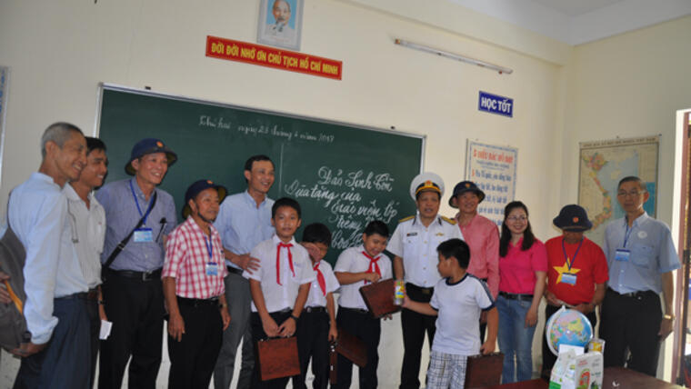 Đoàn kiều bào thăm Trường Sa: Đến với đảo Đá Thị và Sơn Ca