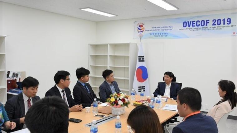 Thứ trưởng Nguyễn Quốc Cường gặp đại diện cộng đồng người Việt tại Hàn Quốc