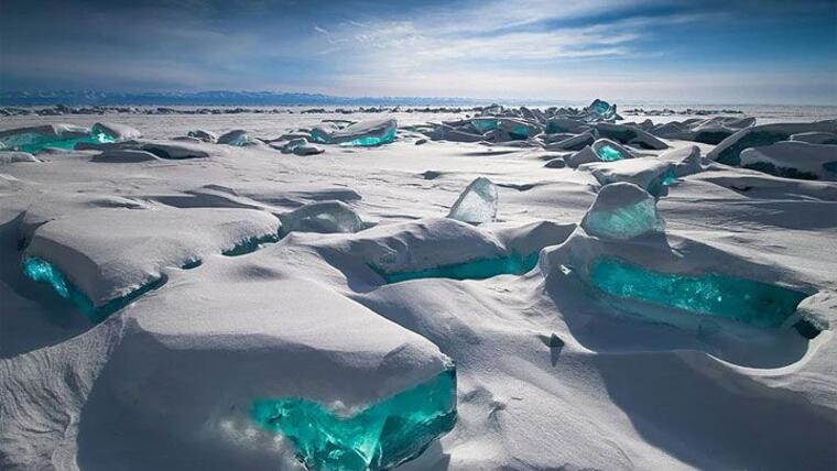 7 hồ nước đóng băng tuyệt đẹp trên thế giới