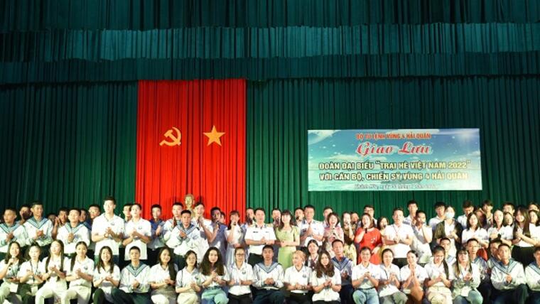 Đoàn đại biểu Trại hè Việt Nam 2022 giao lưu với cán bộ, chiến sĩ Vùng 4 Hải quân