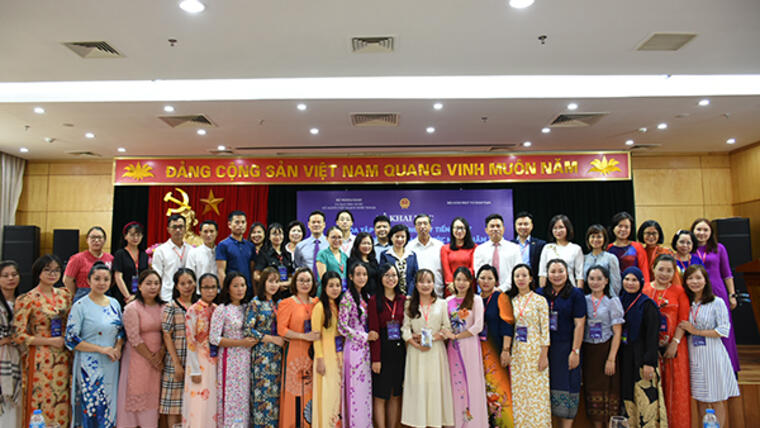 Khai giảng Khóa tập huấn giảng dạy tiếng Việt cho giáo viên NVNONN năm 2022