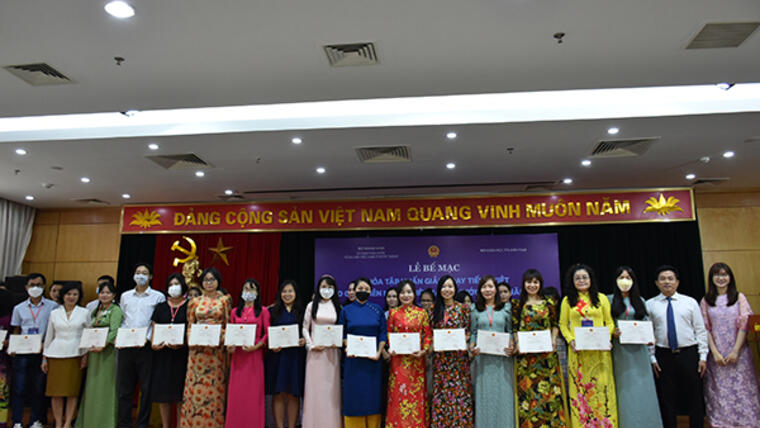 Bế mạc Khoá tập huấn giảng dạy tiếng Việt cho giáo viên Việt Nam ở nước ngoài 2022