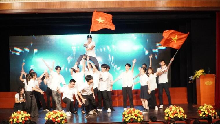 Bế mạc Trại hè Việt Nam 2024: Rực rỡ sắc màu và tràn đầy cảm xúc