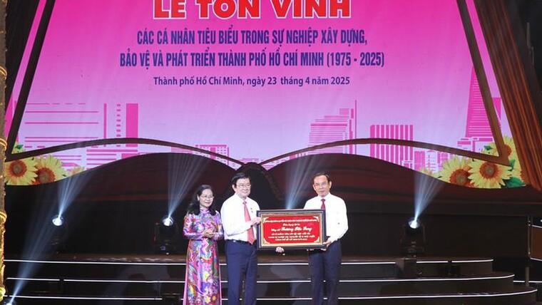 TPHCM vinh danh 60 cá nhân tiêu biểu trong chặng đường 50 năm phát triển