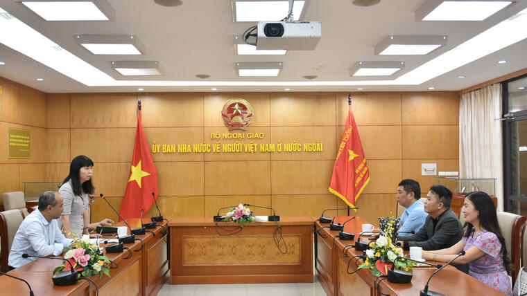Chủ nhiệm Ủy ban Nguyễn Trung Kiên tiếp Chủ tịch Hội Văn hoá Nghệ thuật Việt Nam tại Cộng hòa Séc