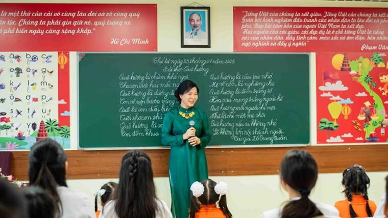 Phu nhân Tổng Bí thư Tô Lâm thăm lớp học tiếng Việt tại Nga