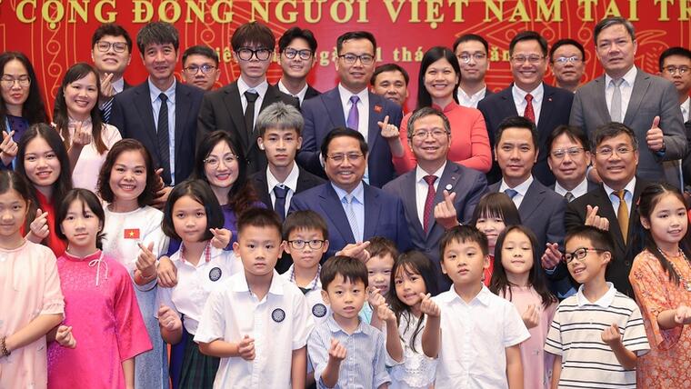Thủ tướng chia sẻ với kiều bào tại Trung Quốc về không khí, tinh thần Quốc khánh trong nước