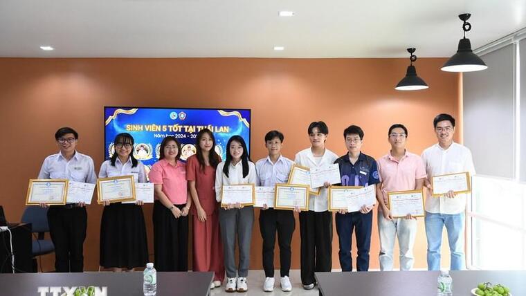 Hội sinh viên Việt Nam tại Thái Lan đẩy mạnh phong trào “Sinh viên 5 tốt”