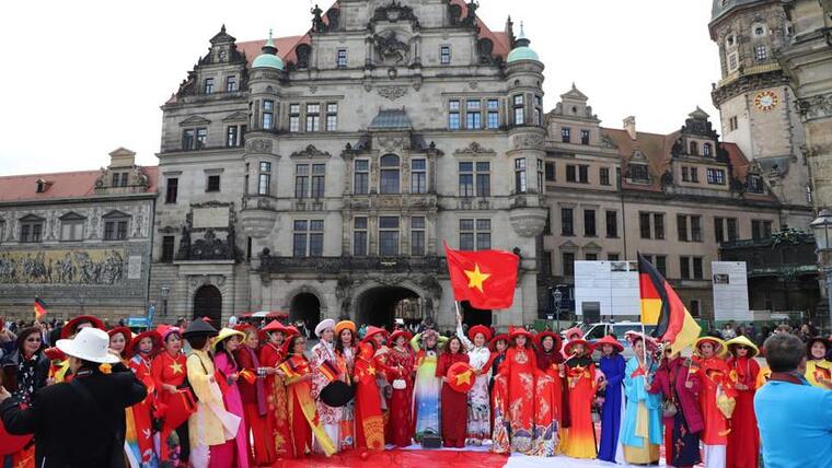 Bản hòa sắc văn hóa Việt giữa “Florence bên sông Elbe”