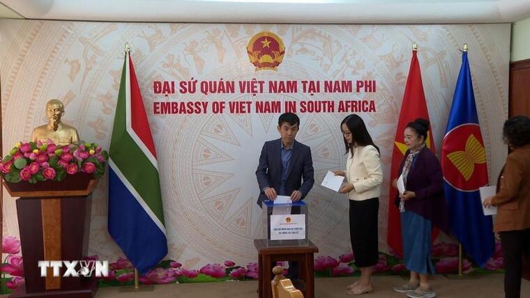 Tấm lòng người Việt ở Nam Phi hướng về đồng bào vùng bão lũ