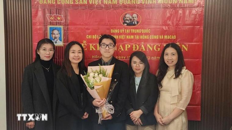 Gửi gắm niềm tin vào tương lai phát triển của đất nước