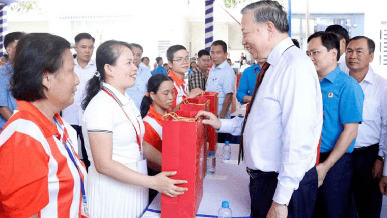 Tổng Bí thư, Chủ tịch nước Tô Lâm thăm, gặp gỡ, động viên công nhân, người lao động ở TPHCM