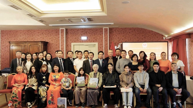 Phó Chủ tịch Quốc hội gặp gỡ cộng đồng người Việt Nam tại Lít-va