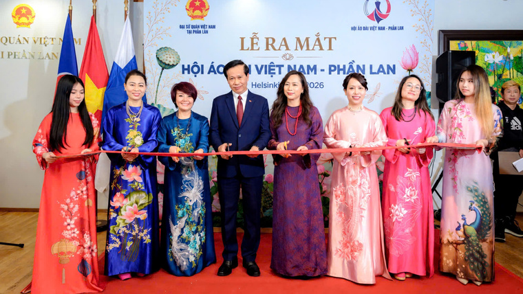 Ra mắt Hội Áo dài Việt Nam tại Phần Lan