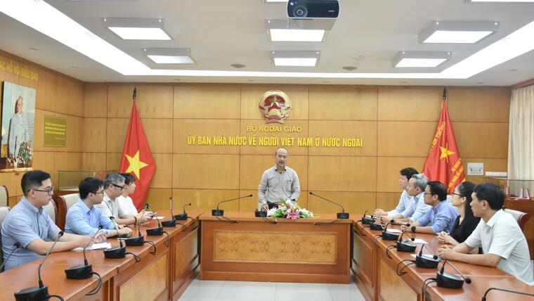 Ủy ban Nhà nước về người Việt Nam ở nước ngoài phát động quyên góp ủng hộ đồng bào vùng lũ