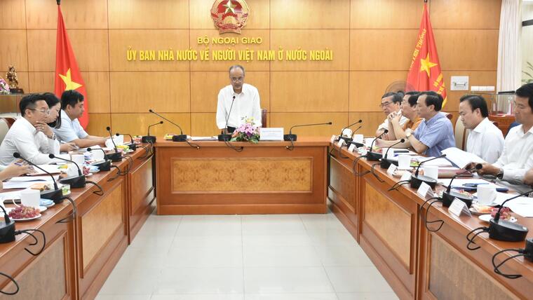 Hội thảo lấy ý kiến góp ý dự thảo văn bản mới của Bộ Chính trị về công tác đối với người Việt Nam ở nước ngoài trong kỷ nguyên mới