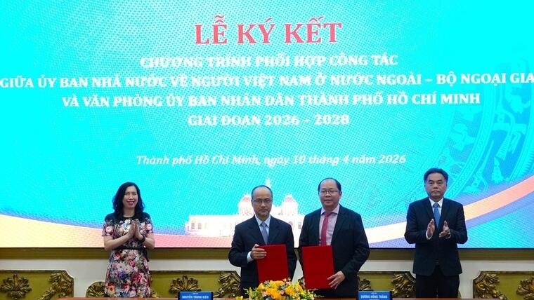 Đẩy mạnh toàn diện công tác đối với người Việt Nam ở nước ngoài, tạo động lực mạnh mẽ hiện thực hóa các mục tiêu phát triển của TP. Hồ Chí Minh và cả nước