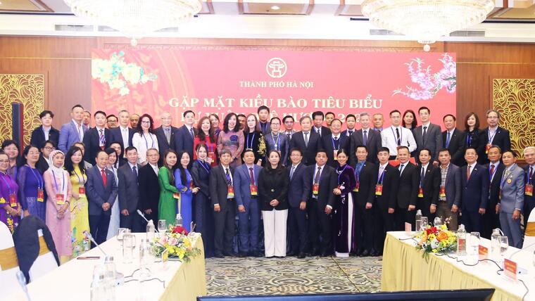 Chủ tịch UBND TP Hà Nội gặp mặt Đoàn kiều bào tiêu biểu dự Xuân Quê hương 2026