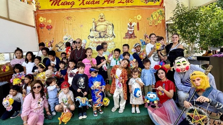 Tết Trung Thu dưới mái chùa Trúc Lâm Marseille – Nơi tiếng Việt nối dài hồn dân tộc