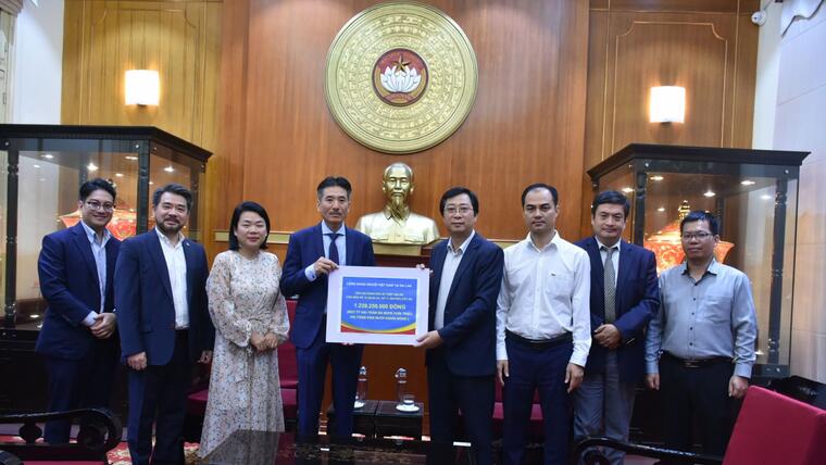 Cộng đồng người Việt Nam tại Ba Lan và đoàn kiều bào tham dự hoạt động A80 ủng hộ đồng bào bị ảnh hưởng bởi cơn bão số 10