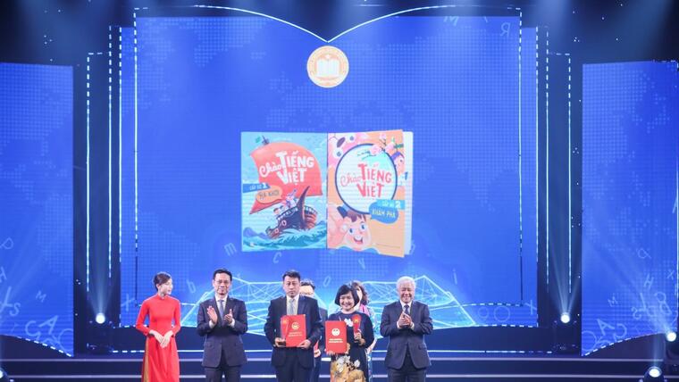 Sách "Chào tiếng Việt" (cấp độ 1 và 2) dành cho trẻ em Việt Nam ở nước ngoài đạt giải A