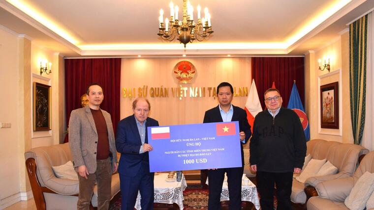 Hội Hữu nghị Ba Lan – Việt Nam hỗ trợ người dân miền Trung Việt Nam khắc phục hậu quả thiên tai