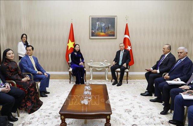 Phó Chủ tịch nước hội kiến Tổng thống các nước Kazakhstan, Thổ Nhĩ Kỳ, Uzbekistan - Ảnh 2.