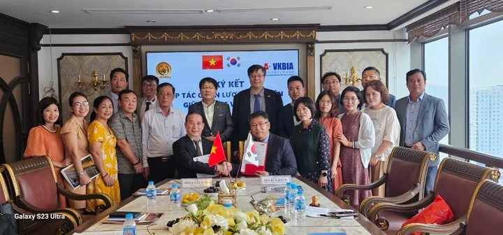 Ký kết hợp tác chiến lược giữa Hiệp hội Doanh nghiệp nhỏ và vừa khu vực phía Nam ASMES với Hiệp hội Doanh nhân và Đầu tư Việt Nam – Hàn Quốc (VKBIA).
