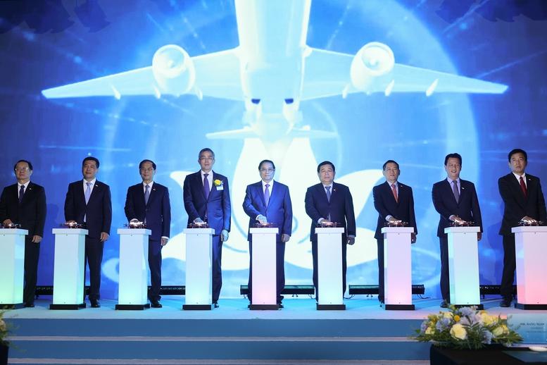 Thủ tướng: Vietnam Airlines cần phát huy hơn nữa vai trò cầu nối Việt Nam - Hàn Quốc- Ảnh 2.