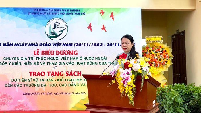 Chủ nhiệm Ủy ban về người Việt Nam ở nước ngoài TPHCM Vũ Thị Huỳnh Mai phát biểu tại buổi lễ