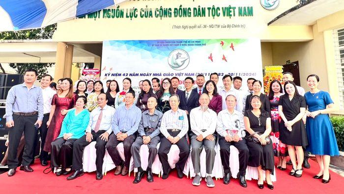 Các đại biểu tham dự buổi lễ