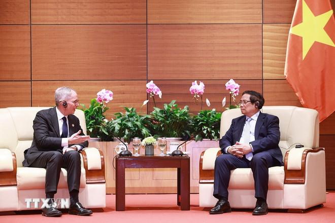 Thủ tướng Phạm Minh Chính tiếp ông Scott Morris, Phó Chủ tịch Ngân hàng Phát triển châu Á (ADB). (Ảnh: Dương Giang/TTXVN) ttxvn-thu-tuong-pham-minh-chinh-adb-2.jpg