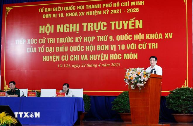 Chủ tịch nước Lương Cường dự Hội nghị tiếp xúc cử tri các huyện Củ Chi và Hóc Môn trước Kỳ họp thứ chín, Quốc hội khóa XV. (Ảnh: Lâm Khánh/TTXVN) ttxvn-chu-tich-nuoc-luong-cuong-tiep-xuc-cu-tri-huyen-cu-chi-va-huyen-hoc-mon-2.jpg